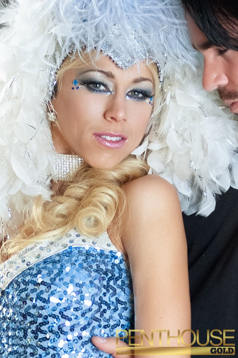 Foxtrot 3 - Screenshot 1 of 4 - Blond Hair