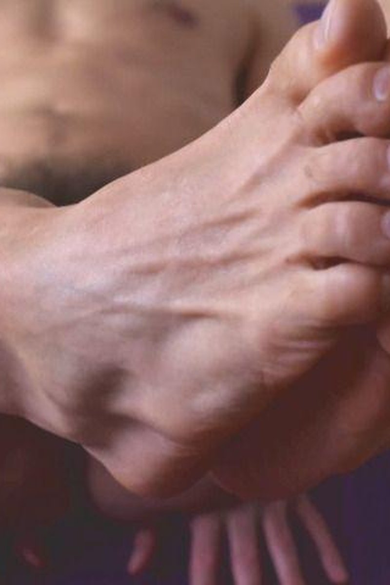 Feet Teasing - Screenshot 1 of 4 - Foot Fetish