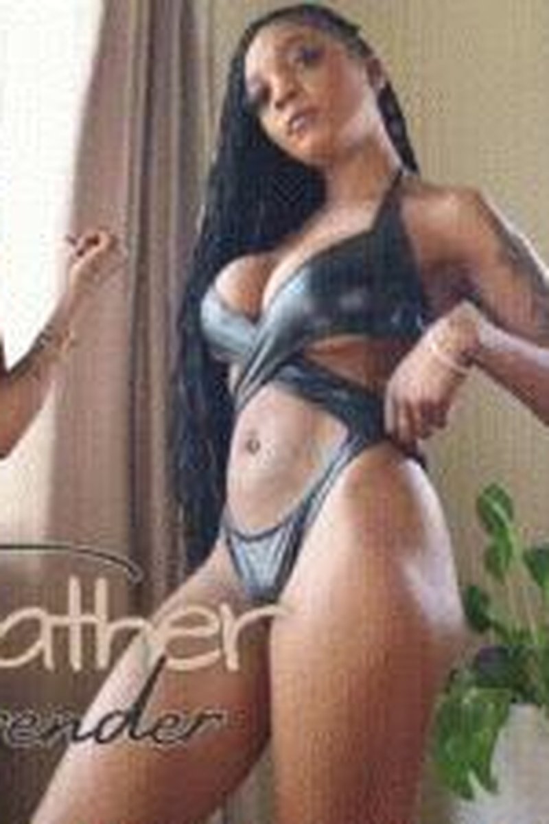 Leather Surrender - Screenshot 1 of 4 - Body Worship