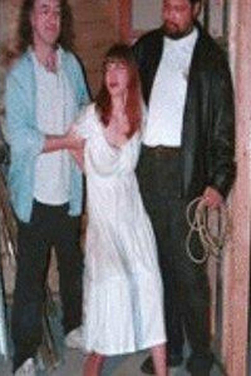 Warehouse Captive Lorelei - Slideshow - Screenshot 1 of 4 - Bad Guy