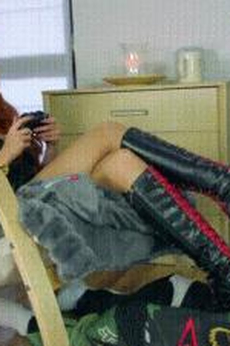 TP-iwantclipspolishmistress-his-balls-under-boots-of-domme-helena-polish-language-hd-2560x1440