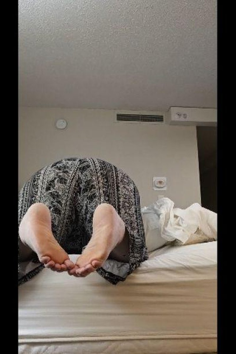 TP-manyvidsvelvetinesiren-sfw-booty-shaking-and-soles