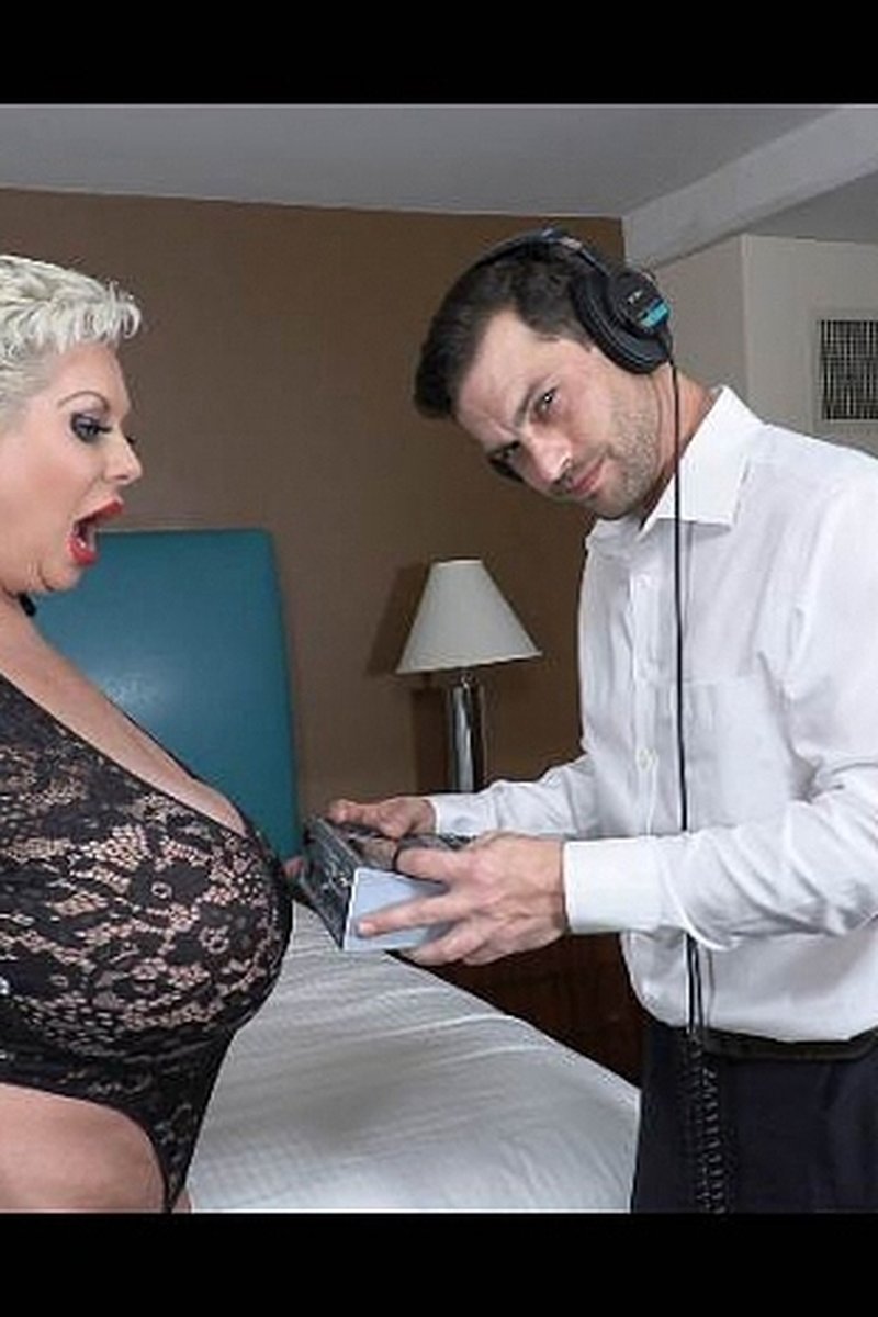 Big Tit Ghost Hunter - Screenshot 1 of 4 - Fake Boobs