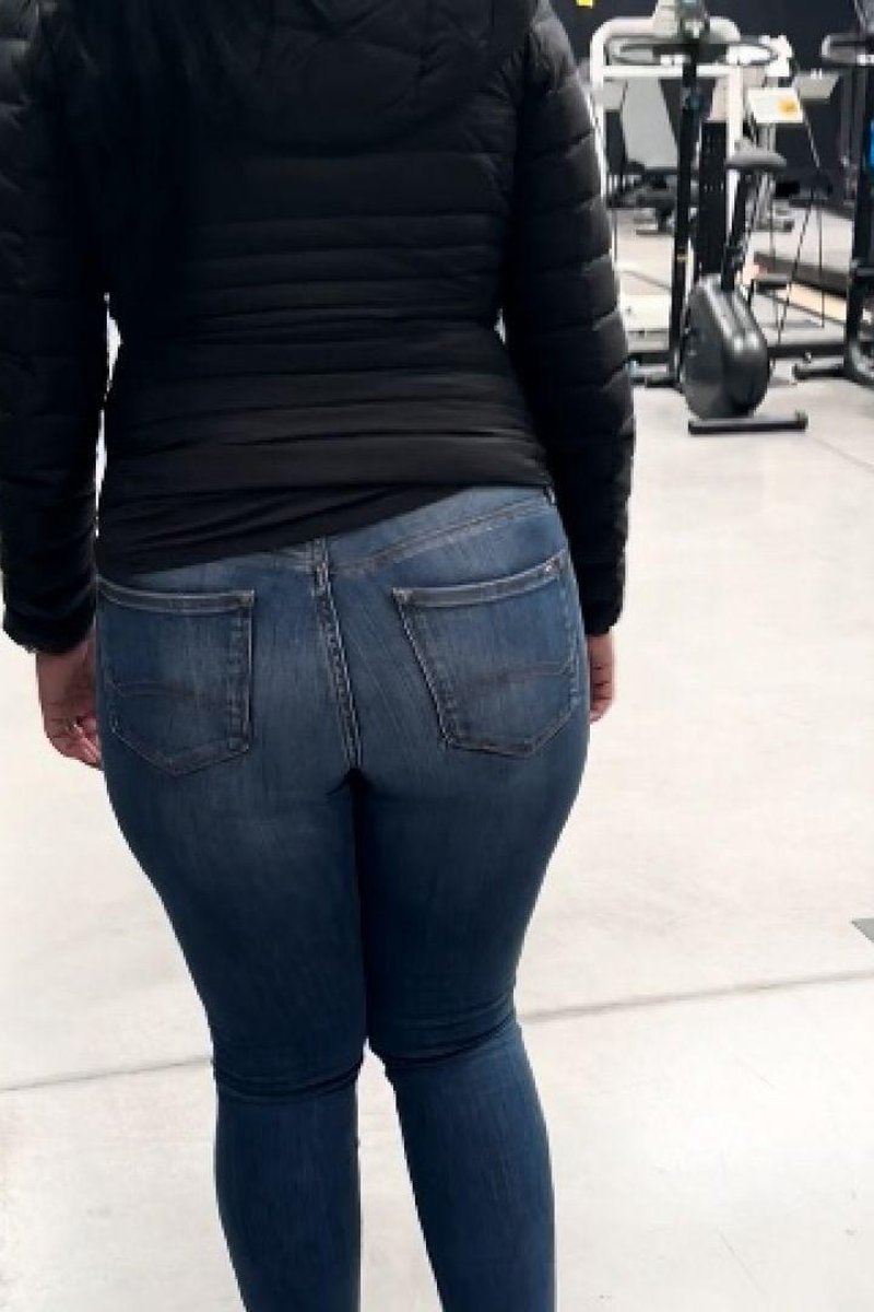 Disgusting And Dirty Farts In Public - Screenshot 1 of 4 - Ass Worship