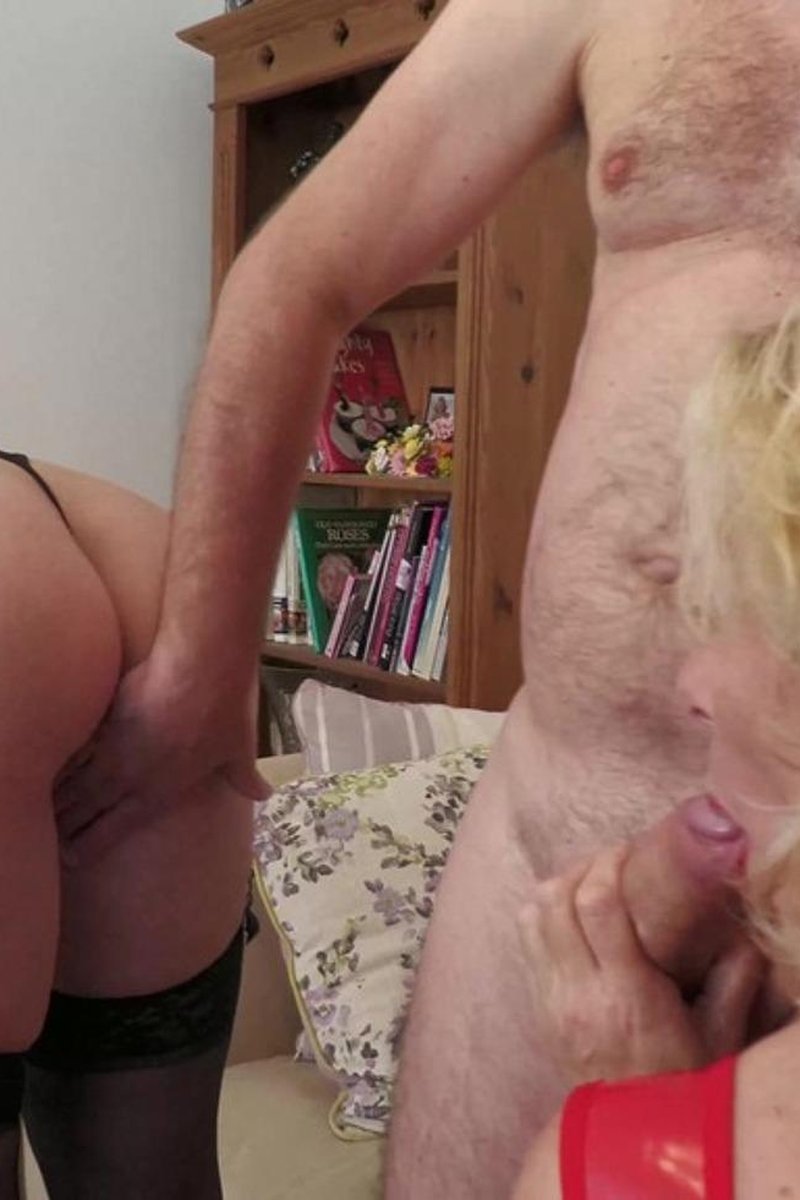 Mff Anal And Squirting Threesome With Amelia Jones - Screenshot 1 of 4 - Anal