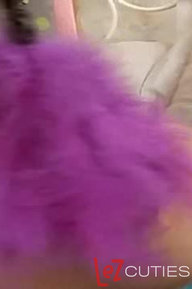 Ticklish - Screenshot 1 of 4 - Amateur