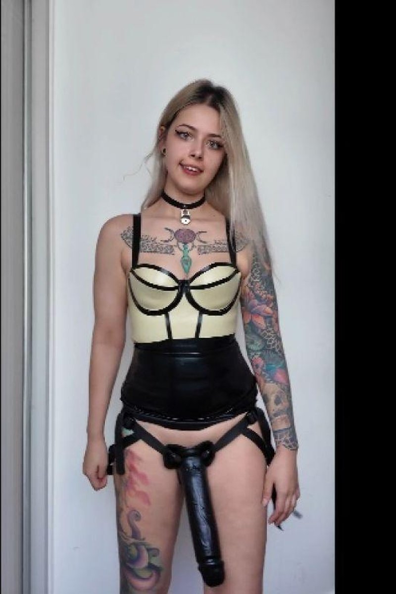 Feminisation Task - Screenshot 1 of 4 - Femdom