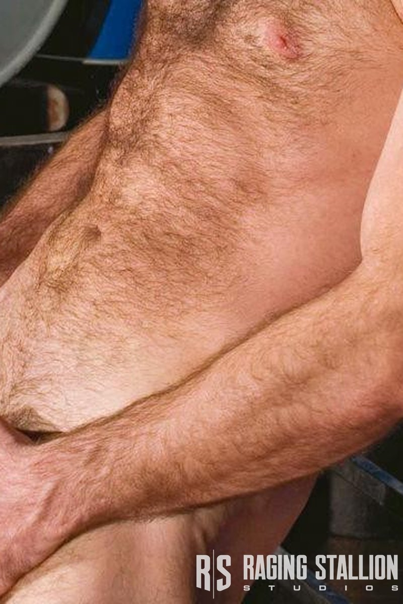 Studs, Scene #04 - Screenshot 1 of 4 - Bodybuilder