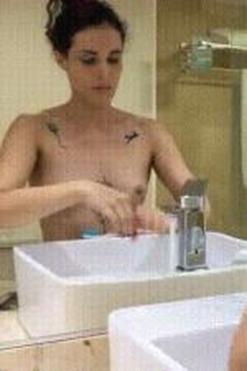 Brushing My Teeth Topless - Screenshot 1 of 4 - Drool
