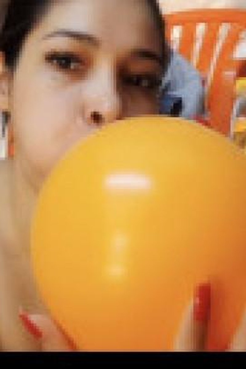 Inflating Until They Explode - Screenshot 1 of 4 - Balloon Fetish