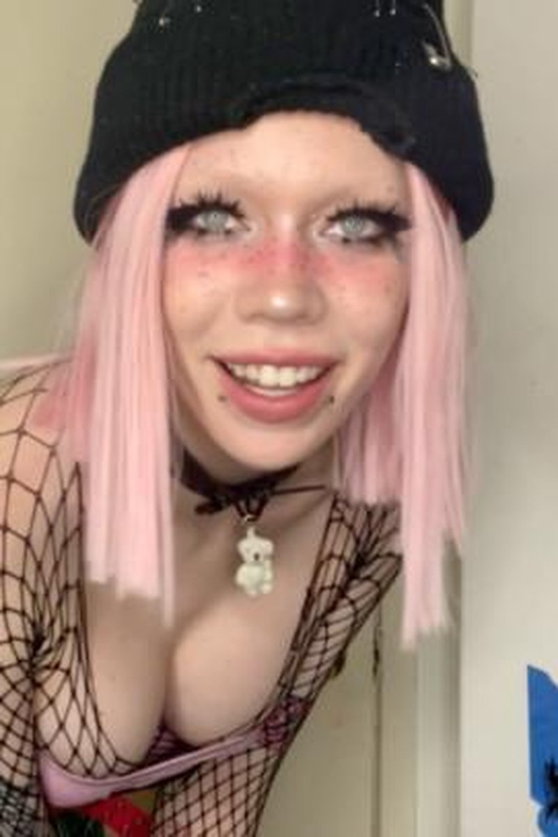 Goth Bully CEI - Screenshot 1 of 4 - Cum Eating