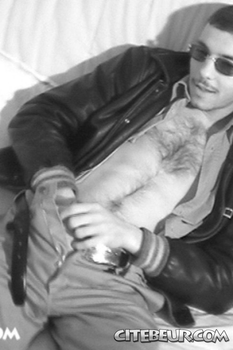 Watch This! - Screenshot 1 of 4 - Arabian Migrants