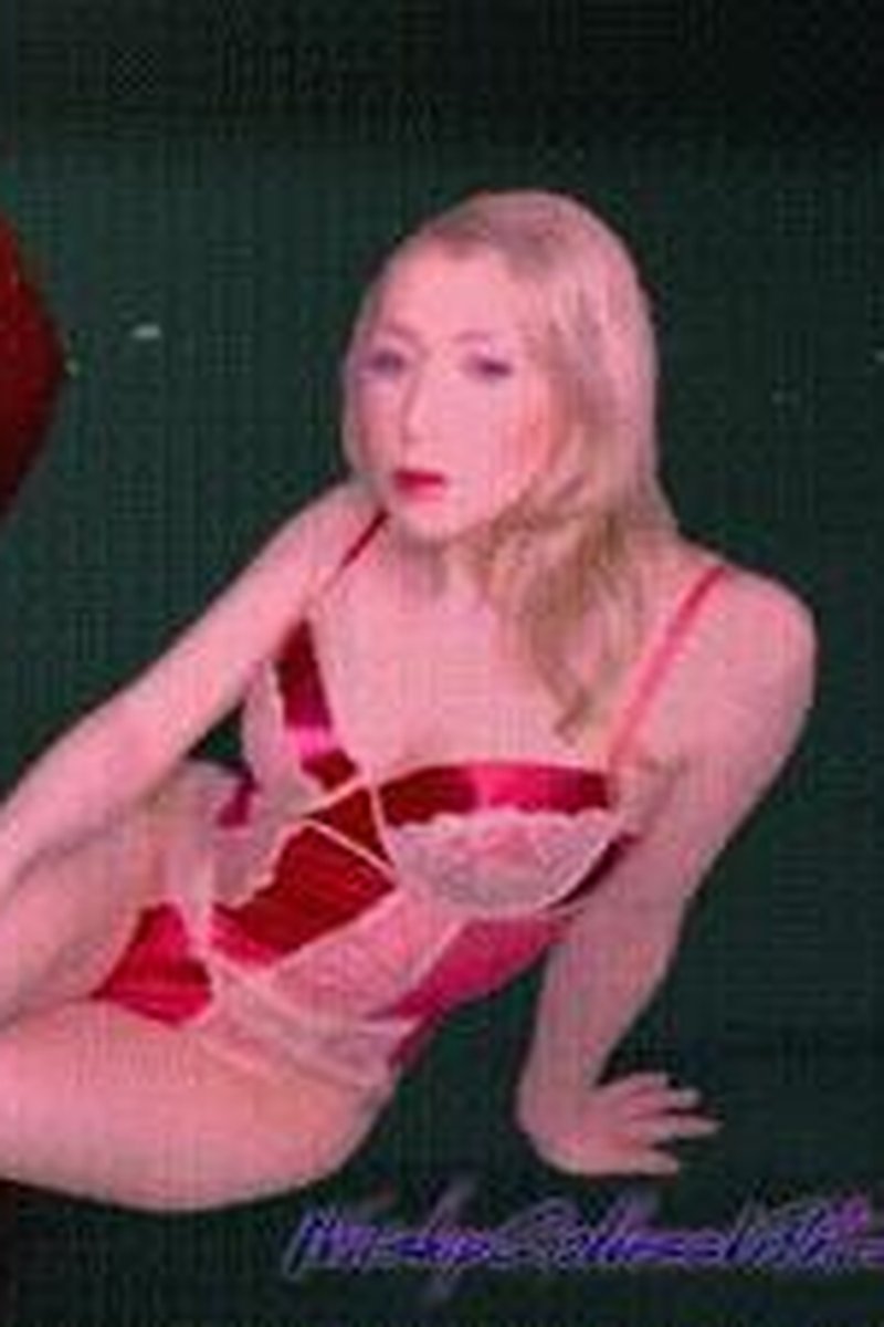 Sweet Surrender - Screenshot 1 of 4 - Blonde Hair (Female)