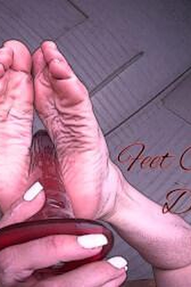 Feet Care & Dildo Fuck - Screenshot 1 of 4 - 3D Available