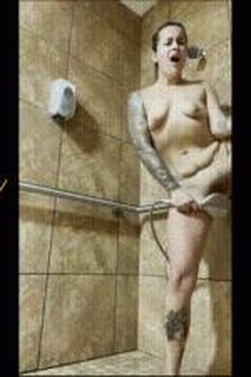 Shower Haven - Screenshot 1 of 4 - Foot Washing