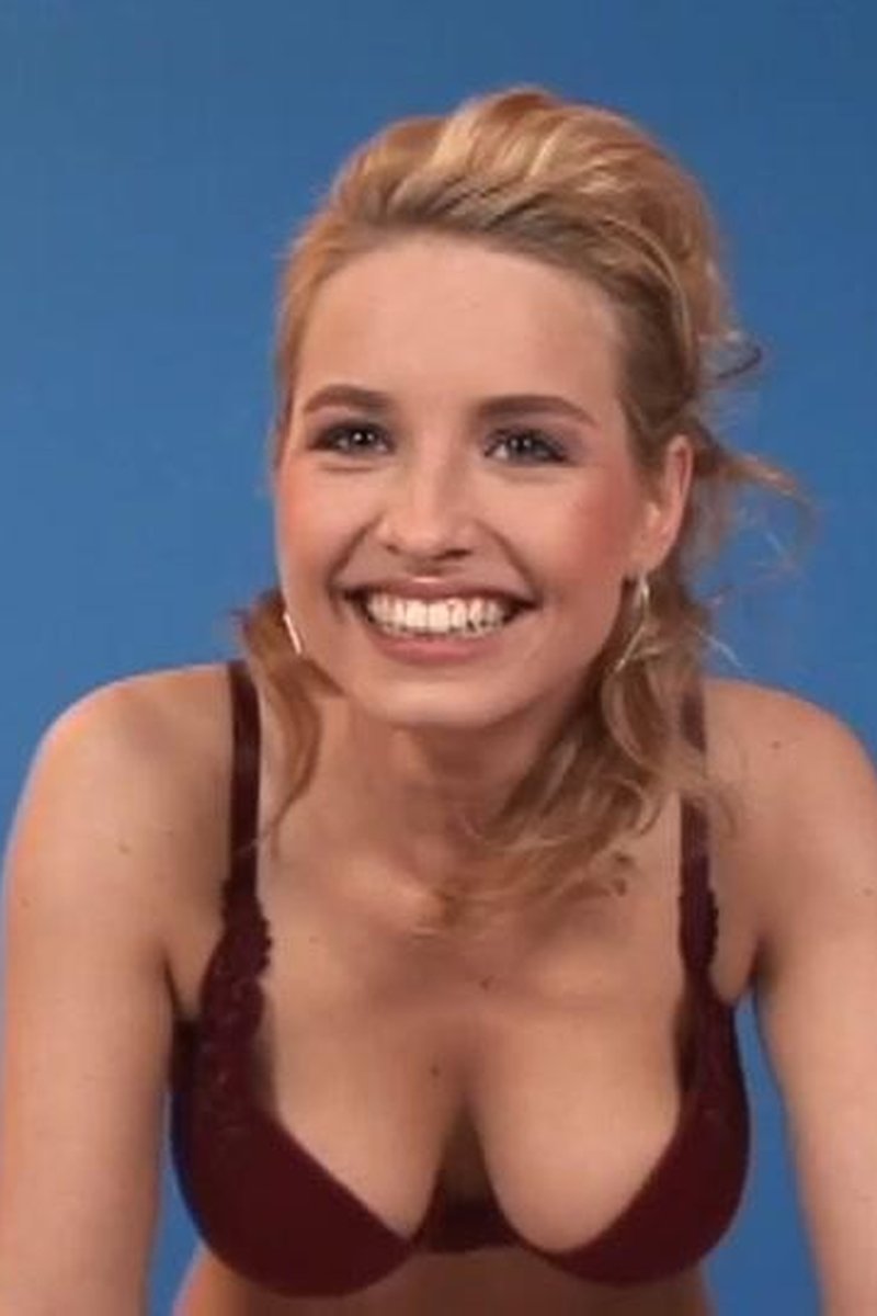 Sucks - Screenshot 1 of 4 - Blond Hair