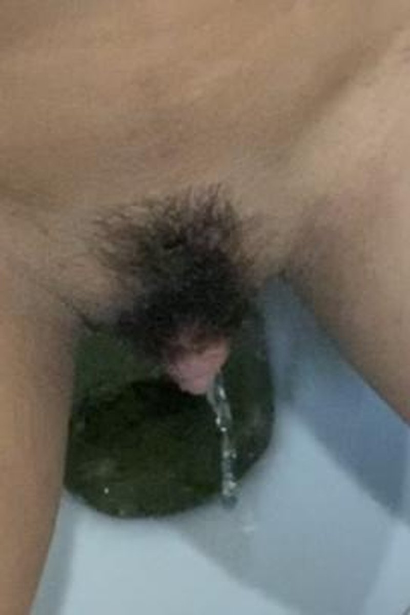 Pee After Work - Screenshot 1 of 4 - Big Clit