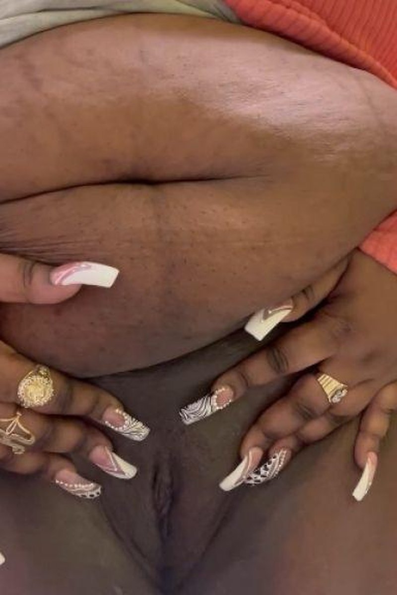 Sneaking At Work - Screenshot 1 of 4 - BBW