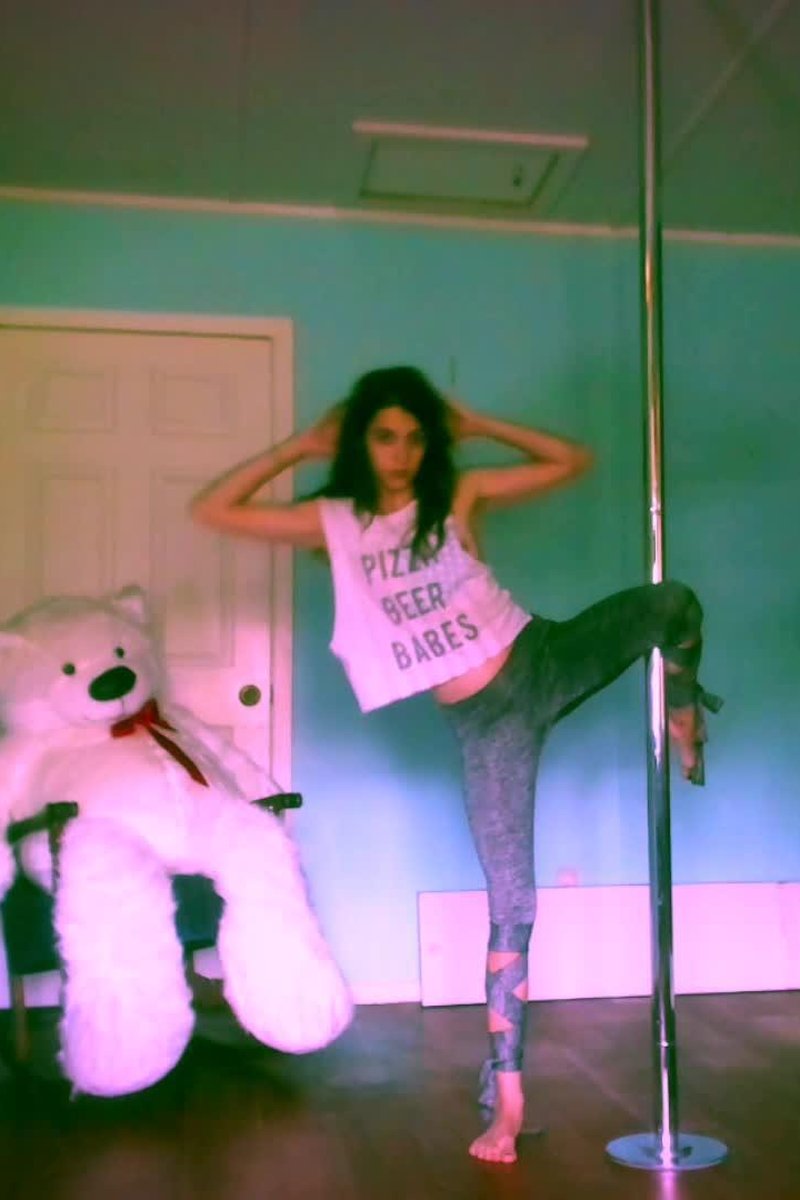 Pole Workout - Screenshot 1 of 4 - Clothed Sex