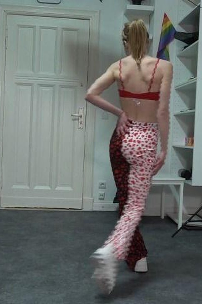 Dancing Queen 007 - Screenshot 1 of 4 - Clothed Sex