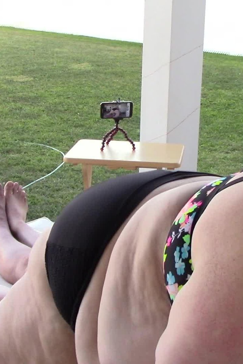 Outdoor Squashing - Screenshot 1 of 4 - Ass Fetish