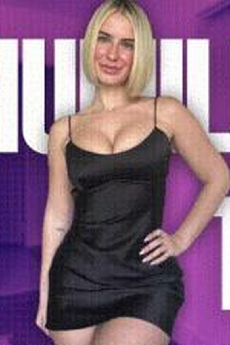 Humiliation Tasks - Screenshot 1 of 4 - Blonde Hair (Female)