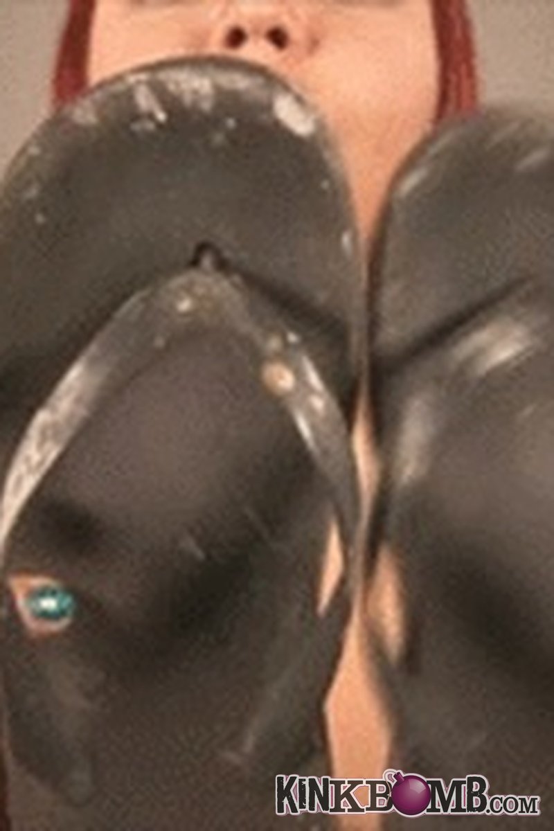 Mistress Sophia Sylvan: Loser for Disgusting Flip Flops - Screenshot 1 of 4 - Curvy