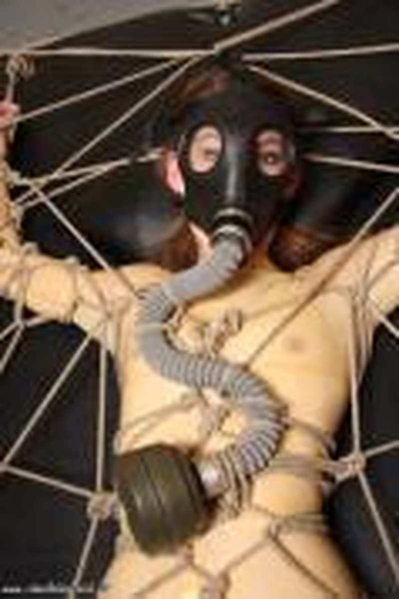 Charlottes Web - Screenshot 1 of 4 - Bondage