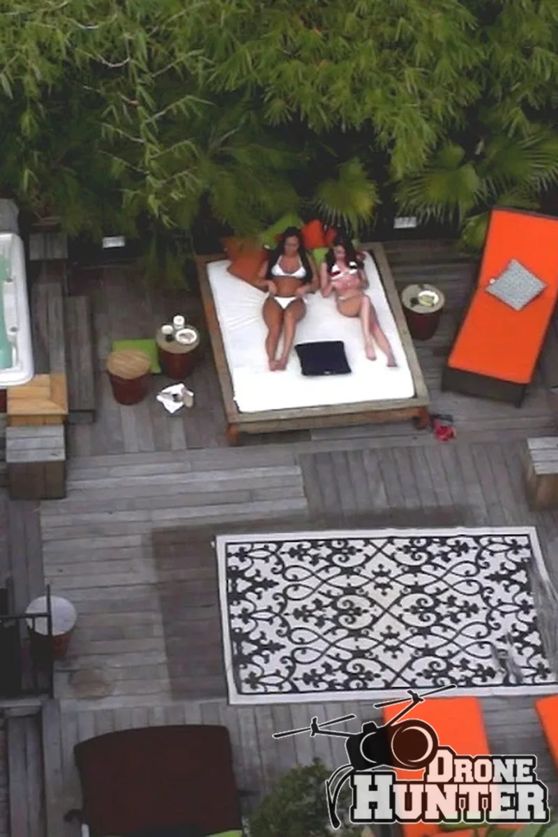 Rooftop Rub - Screenshot 1 of 4 - Gianna Nicole