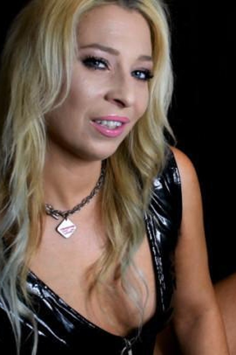 Wankender - Screenshot 1 of 4 - Bitch