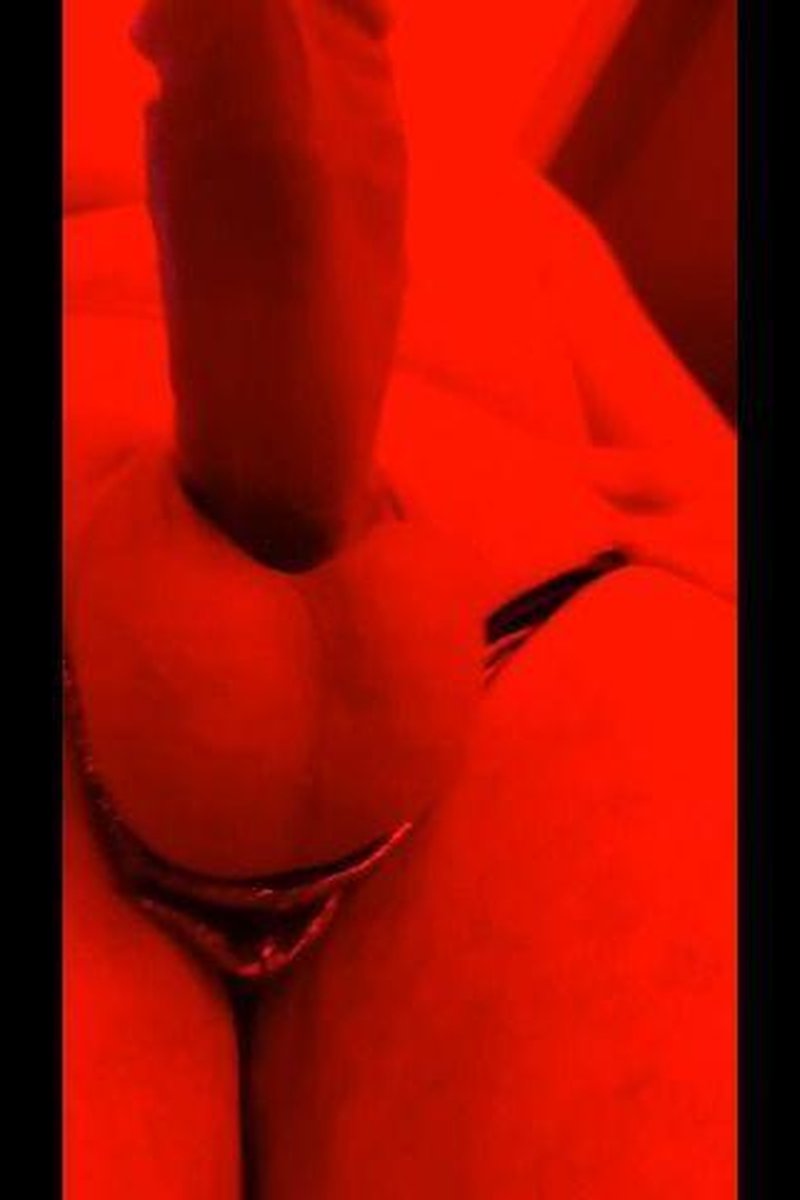 Teasing My Master - Screenshot 1 of 4 - Bisexual