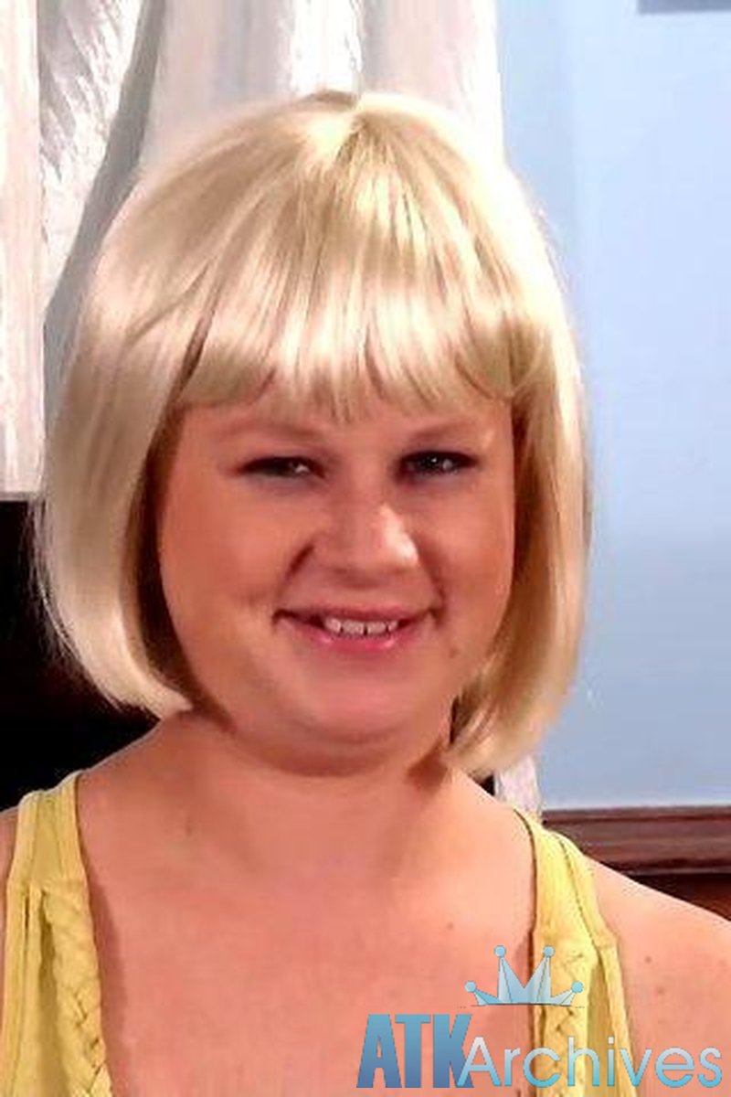 Mona - Screenshot 1 of 4 - Mona Mon109