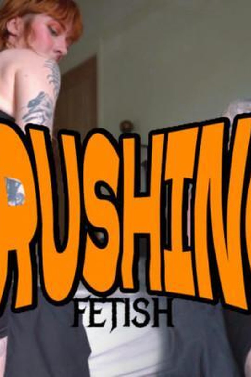 Squeeze Fetish - Screenshot 1 of 4 - Babes
