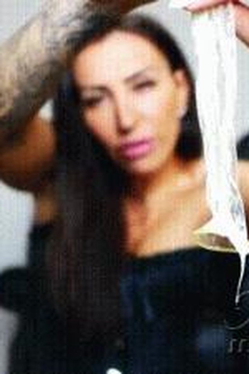 Condom Guzzling Cuckold - Screenshot 1 of 4 - Cuckolding