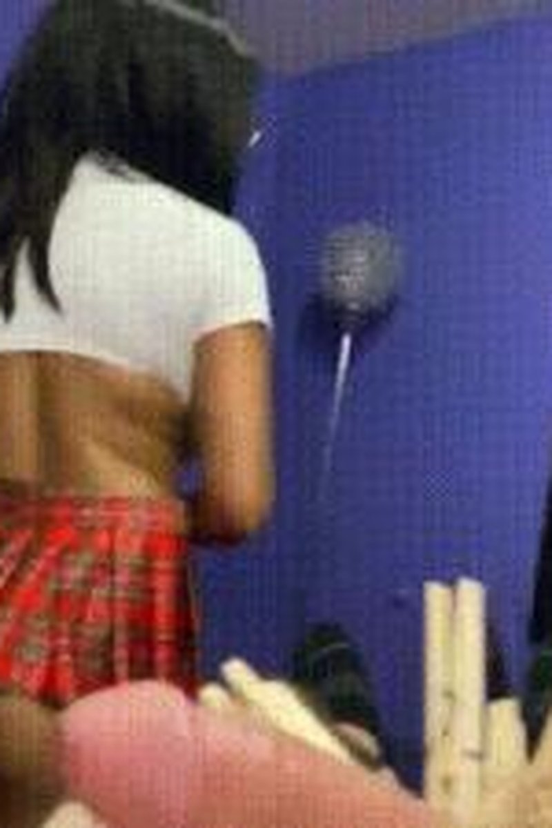 Extreme Ballbusting Bitch - Screenshot 1 of 4 - Black