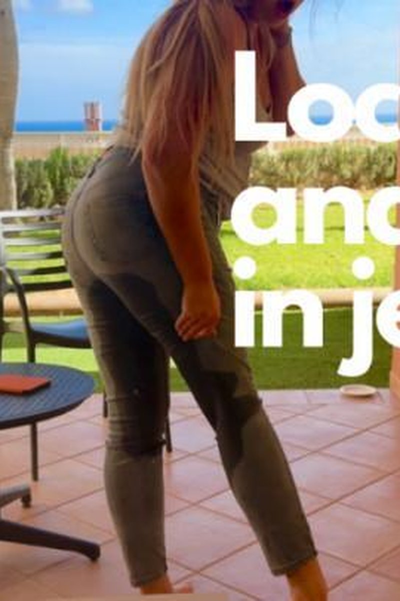 Pee Accident On The Balcony Wet Jeans - Screenshot 1 of 4 - Jeanspiss