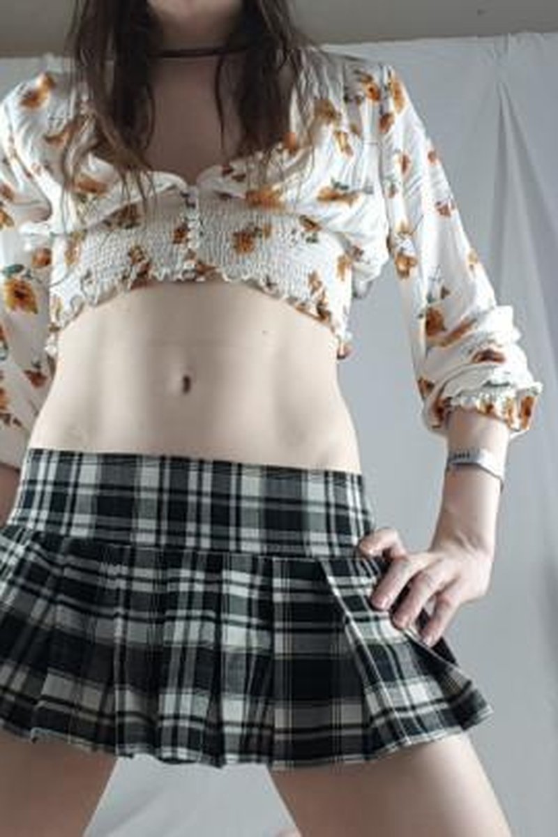 Schoolgirl Skirt - Huge Handsfree Cum - Screenshot 1 of 4 - Anal Masturbation