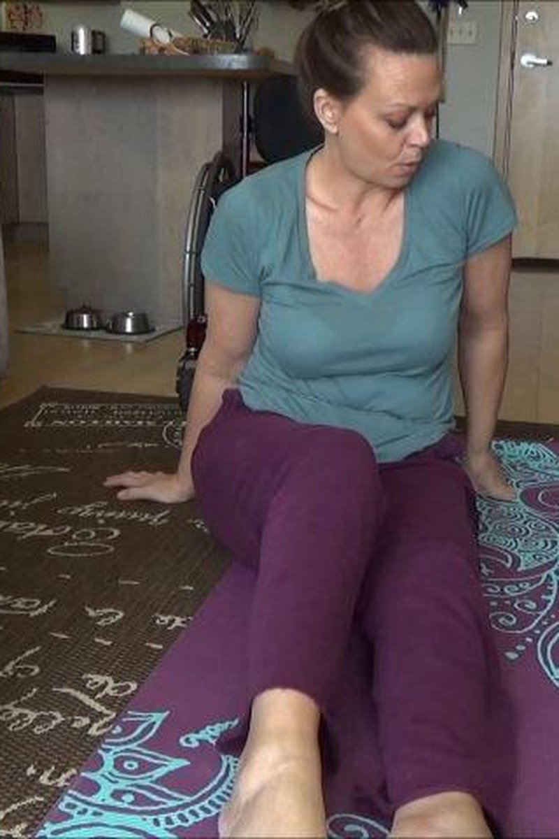Stretching - Screenshot 1 of 4 - Crutches