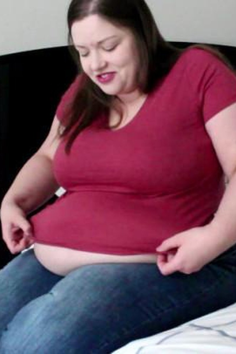 Waking Up Stuffed - Screenshot 1 of 4 - BBW