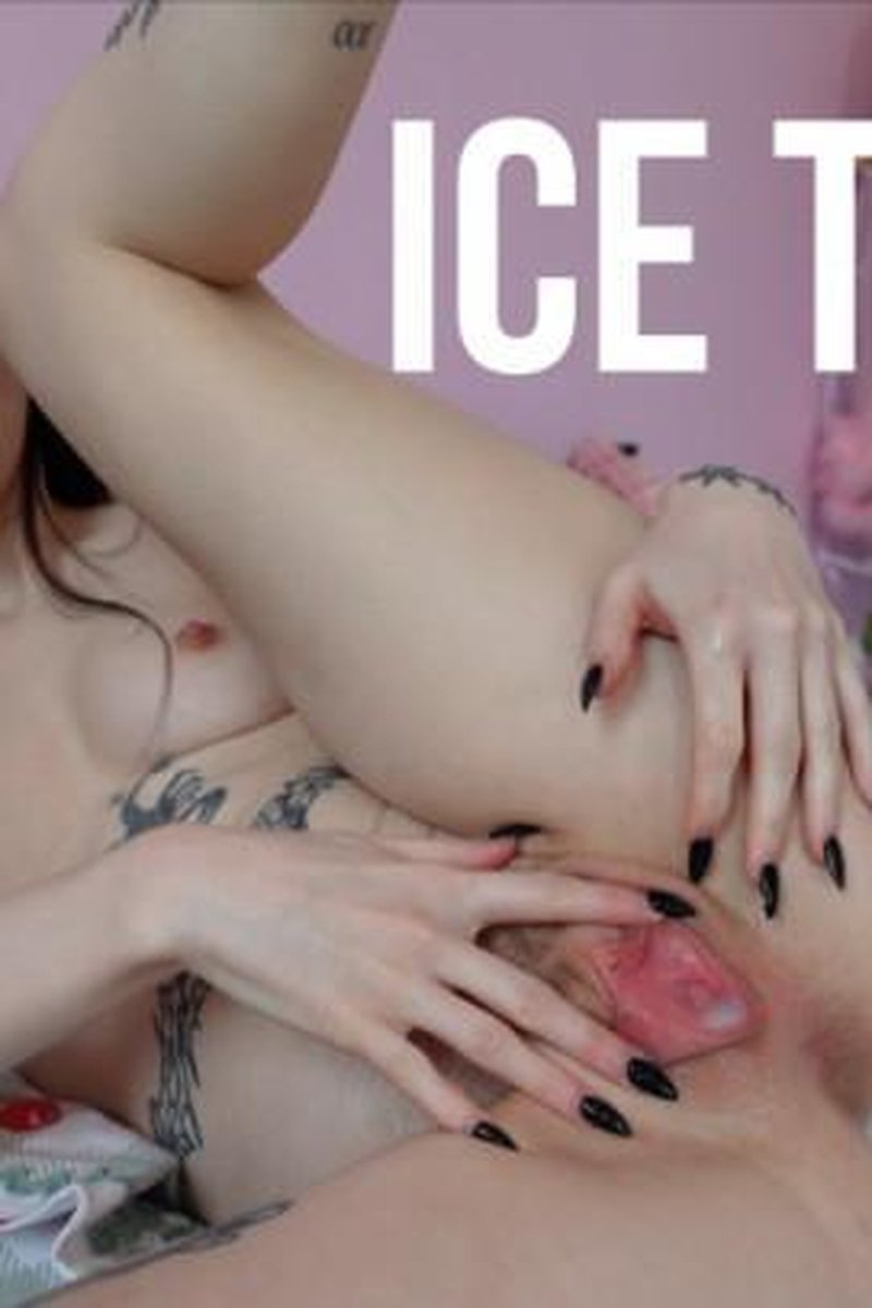 Ice Tease - Screenshot 1 of 4 - Ass Fetish