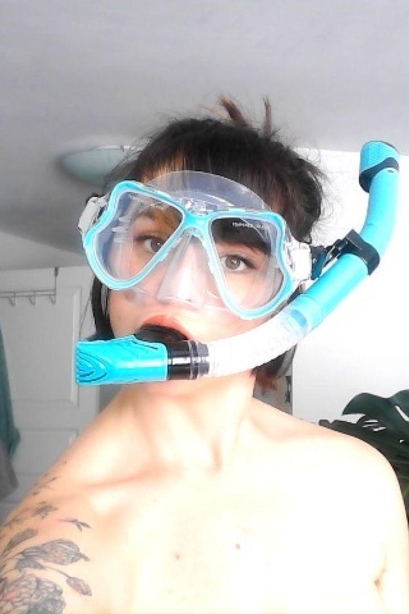 Snorkel Time - Screenshot 1 of 4 - Anal Masturbation