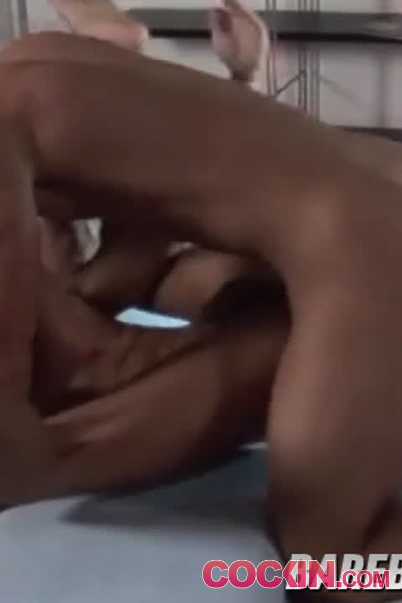 Bubble Butt Boyfriends - Screenshot 1 of 4 - Amateur