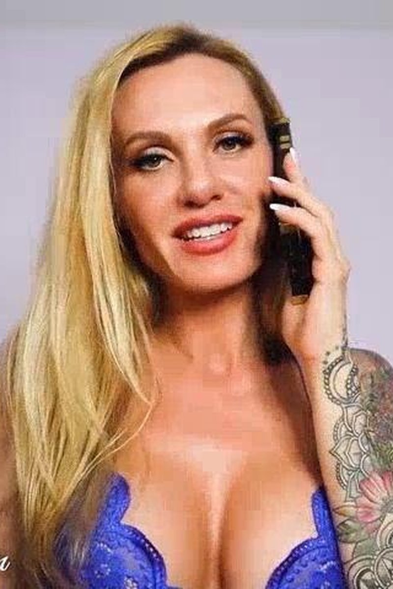 Call Me - Screenshot 1 of 4 - Cum Play