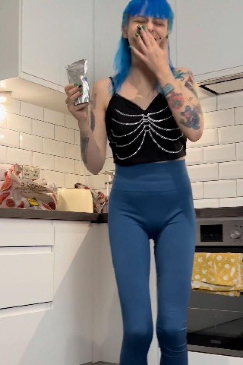 Wetting Game - Screenshot 1 of 4 - Fetish