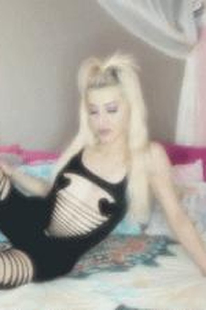 Pleasing Princess - Screenshot 1 of 4 - Babes