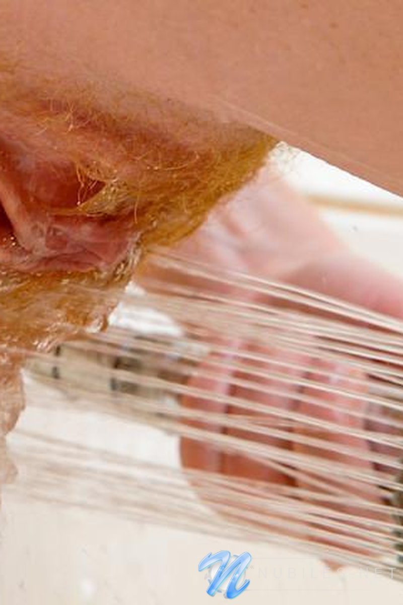 Bathroom Play - Screenshot 1 of 4 - Big Areolas