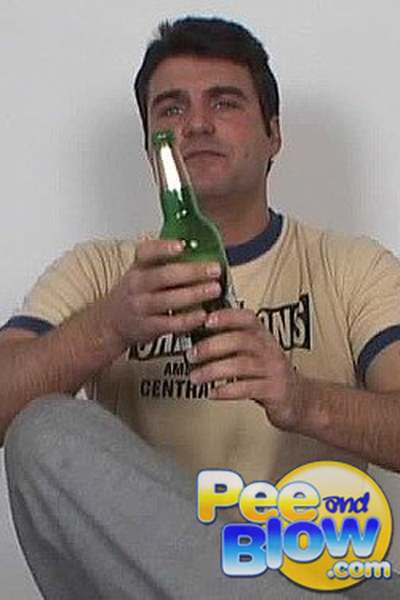 Pee King & Queen - Screenshot 1 of 4 - Golden Shower