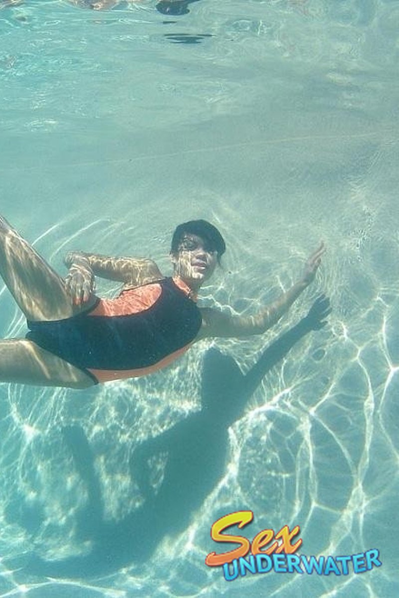 Ruby Knox Uw Model Training - Screenshot 1 of 4 - Water