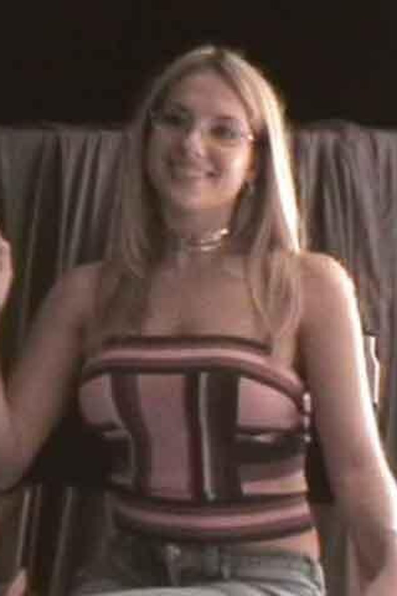 Lori 1 - Screenshot 1 of 4 - Spanking