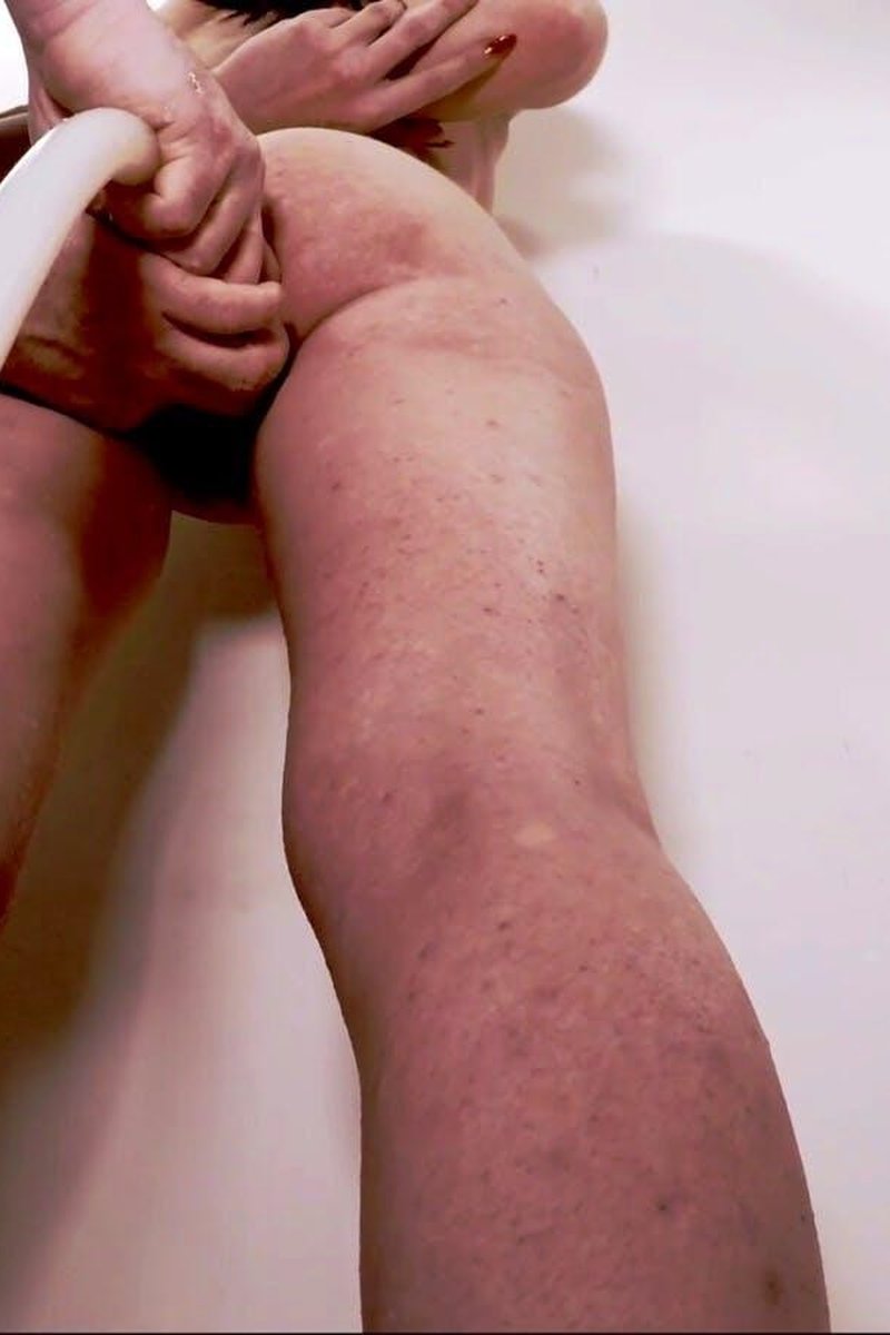 Wallflower 1 - Screenshot 1 of 4 - Air Enema